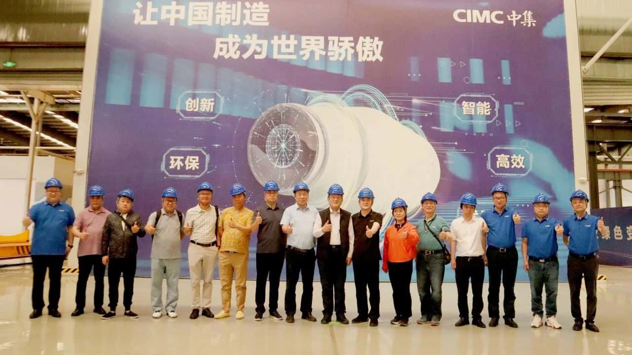 北京市住房和城鄉(xiāng)建設(shè)委員會(huì)、北京節(jié)能和資源綜合利用協(xié)會(huì)領(lǐng)導(dǎo)蒞臨中集車輛攪拌車業(yè)務(wù)集團(tuán)考察 共話新能源