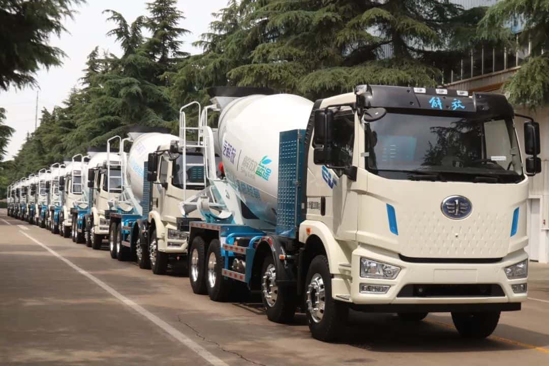 中集車輛新能源攪拌車，硬核助力西南地區(qū)重點(diǎn)工程建設(shè)