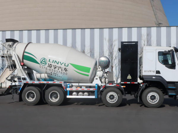 寶馬展榮耀見證，中集凌宇純電動(dòng)攪拌車斬獲“2024工程機(jī)械行業(yè)TOP10年度榜·明星產(chǎn)品質(zhì)量之星獎(jiǎng)”