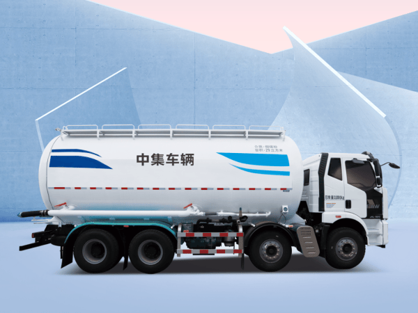 中集車輛粉罐家族實(shí)力登場(chǎng)，揭秘粉粒物料運(yùn)輸車的"高效可靠"之道！