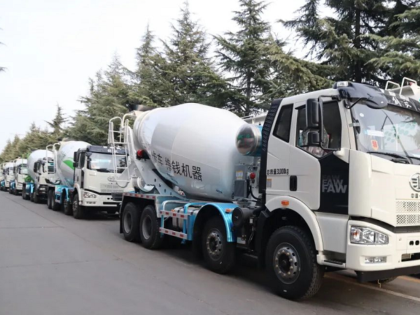 陽春三月下華南，老客戶一次性訂購(gòu)凌宇汽車120臺(tái)！