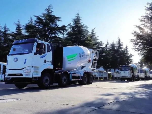 新聞關注丨國家發(fā)改委、財政部：2025國四重卡更高可補貼14萬元；新能源重卡12月銷1.5萬