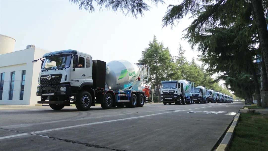 馭風(fēng)而行，中集車輛15臺新能源攪拌車駛?cè)牒保L就荊楚生態(tài)長卷