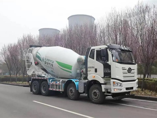 【重卡新聞】8月份重卡市場銷量僅5.6萬輛大降57%，“金九”會變“銅九”嗎？